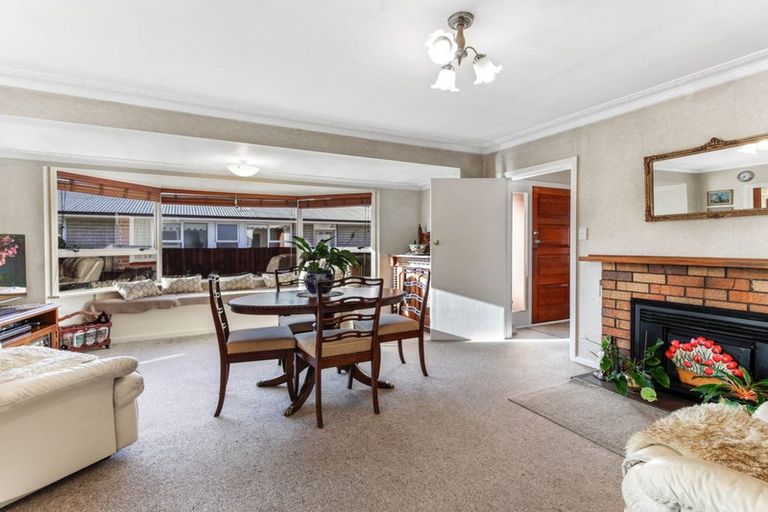 Photo of property in 12 Penwood Street, Russley, Christchurch, 8042