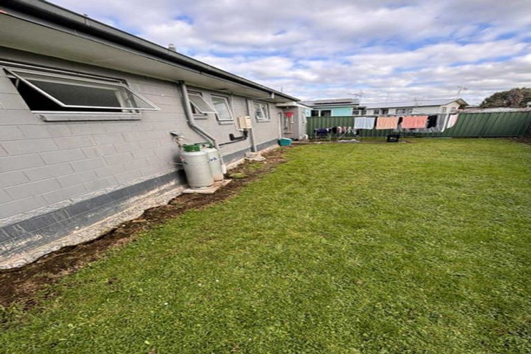 Photo of property in 135a Avalon Drive, Nawton, Hamilton, 3200