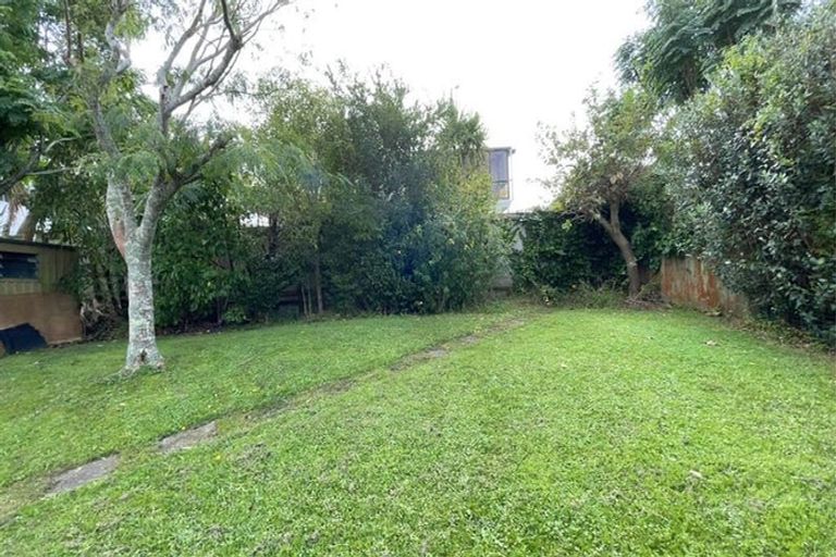 Photo of property in 3 Jellicoe Road, Murrays Bay, Auckland, 0630