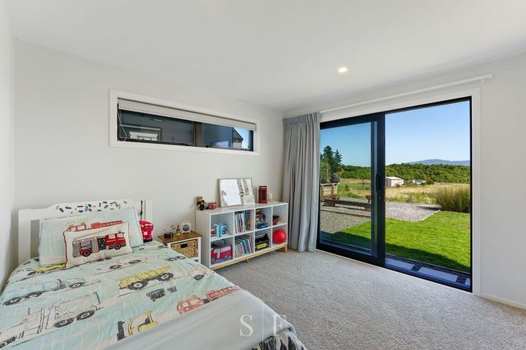 Photo of property in 48 Anderson Park Drive, Waikanae, 5036