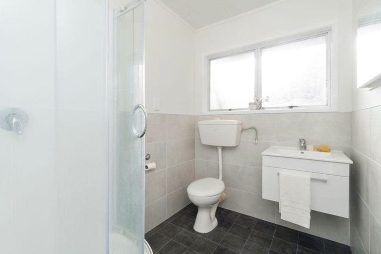 Photo of property in 1/10 Bryers Place, Bayview, Auckland, 0629