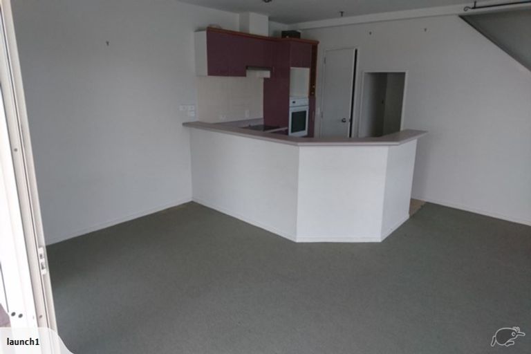 Photo of property in 9/15 Clearwater Cove, West Harbour, Auckland, 0618