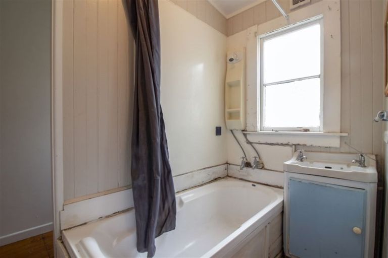 Photo of property in 13 Randwick Crescent, Moera, Lower Hutt, 5010