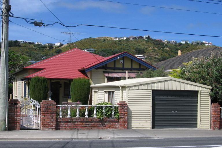 Photo of property in 71 Derwent Street, Island Bay, Wellington, 6023