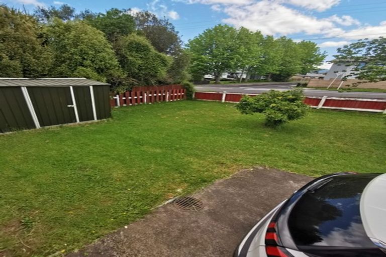 Photo of property in 80 View Road, Henderson, Auckland, 0612