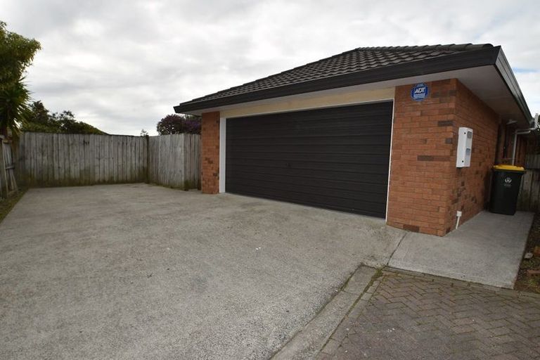 Photo of property in 10 Killeen Place, Flat Bush, Auckland, 2019