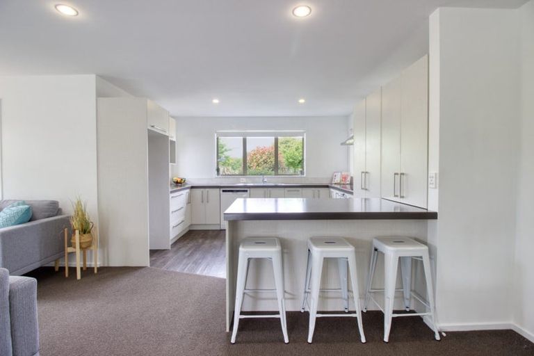 Photo of property in 33 Little Oaks Drive, Yaldhurst, Christchurch, 8042