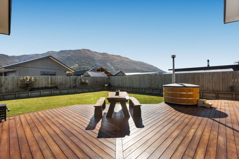 Photo of property in 13 Teal Place, Lake Hawea, Wanaka, 9382