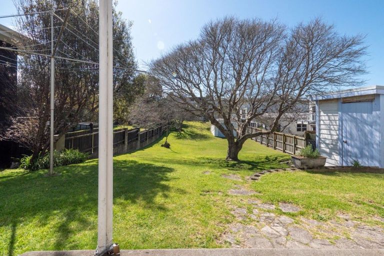Photo of property in 43 Pitau Road, Mount Maunganui, 3116