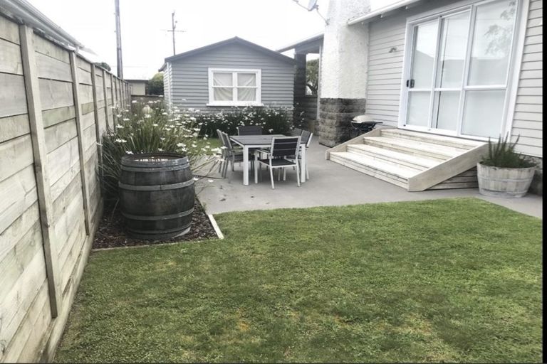 Photo of property in 76 Paynters Avenue, Strandon, New Plymouth, 4312