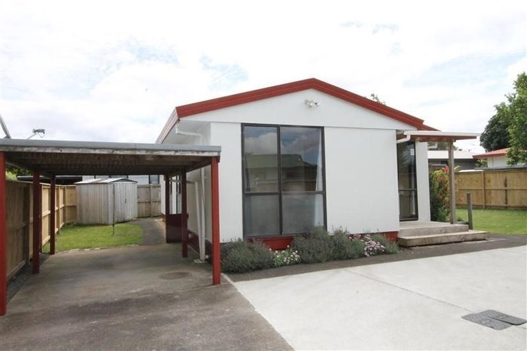 Photo of property in 1/8 Cameron Place, Ranui, Auckland, 0612