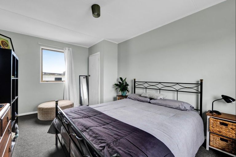 Photo of property in 3 Sutton Place, Hawera, 4610