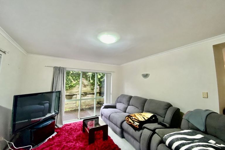 Photo of property in 17 Arirang Rise, Pinehill, Auckland, 0632