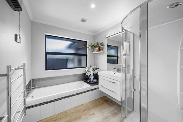 Photo of property in 12 Rossington Drive, West Melton, 7618