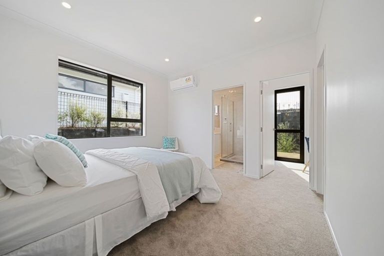 Photo of property in 2 Frazen Avenue, Papakura, 2110