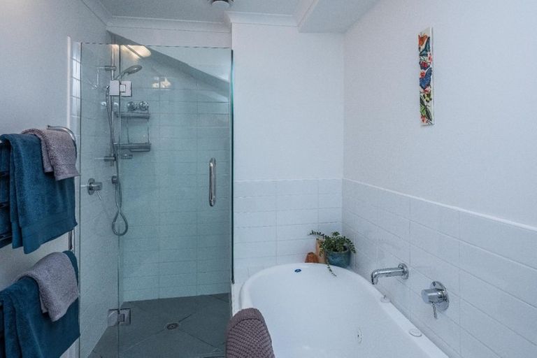 Photo of property in Augusta Apartments, 19/254 Willis Street, Te Aro, Wellington, 6011