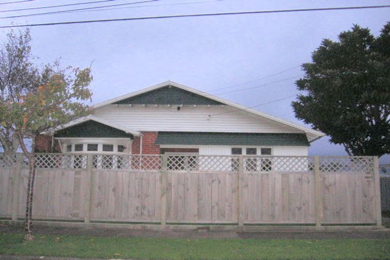 Photo of property in 36 Richmond Grove, Woburn, Lower Hutt, 5010