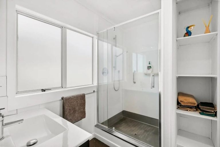 Photo of property in 4 Shearer Drive, Oakura, 4314