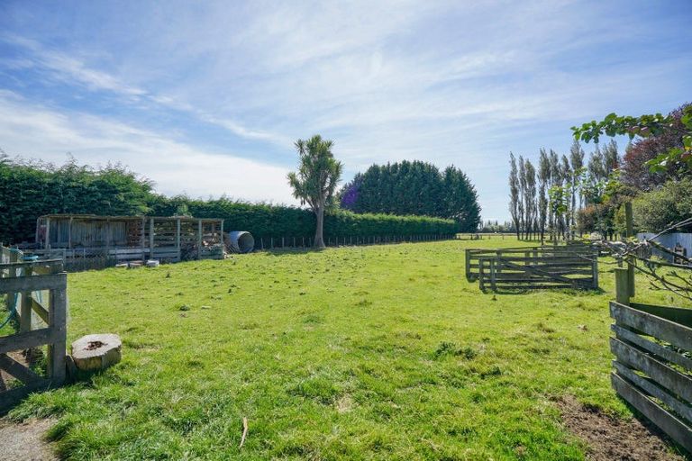 Photo of property in 1048 Lochiel-branxholme Road, Branxholme, Invercargill, 9874