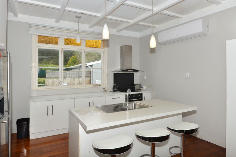 Photo of property in 87 George Street, Hikurangi, 0114