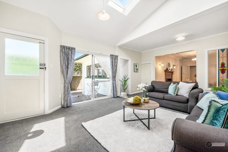 Photo of property in 9 Fairfield Avenue, Fairfield, Lower Hutt, 5011