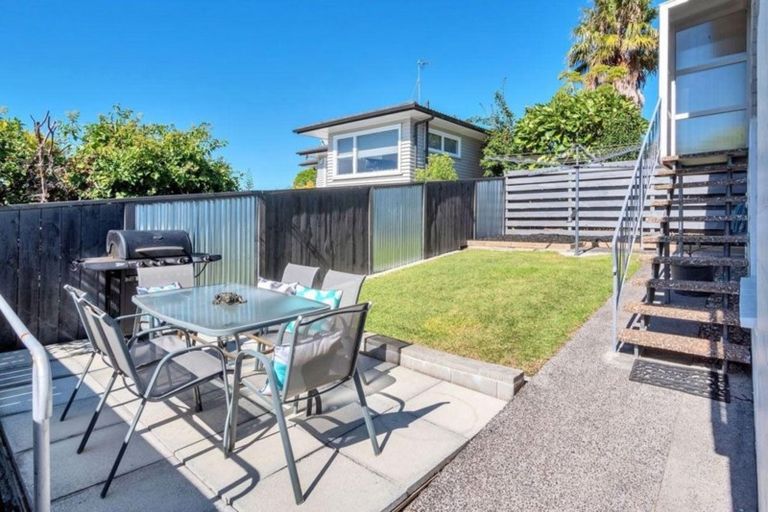 Photo of property in 57 Kirby Street, Glendene, Auckland, 0602