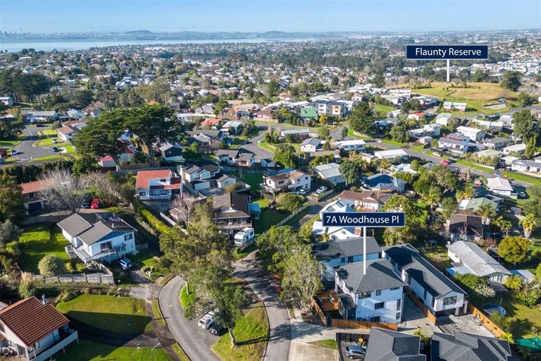 Photo of property in 7a Woodhouse Place, West Harbour, Auckland, 0618