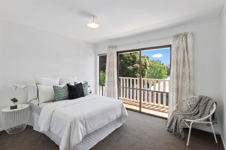 Photo of property in 5 Amokura Street, Waikanae, 5036