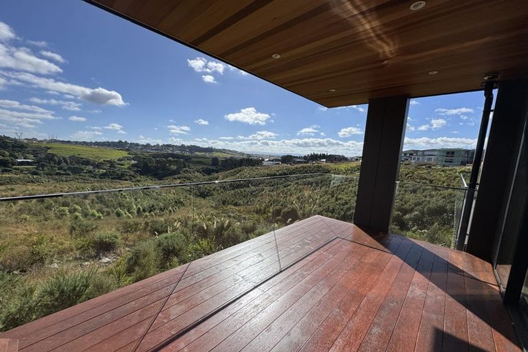 Photo of property in 32 Ridgehill Rise, Flat Bush, 2019