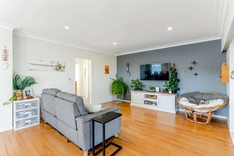 Photo of property in 8 Hillcrest Road, Hatfields Beach, Orewa, 0931