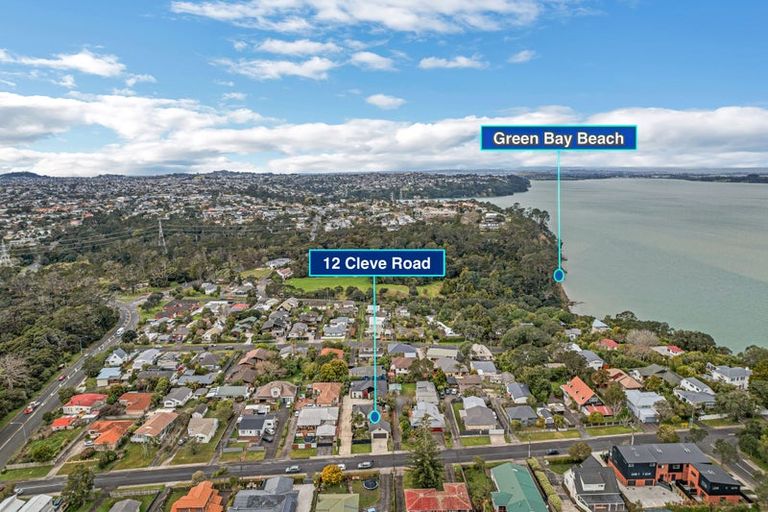 Photo of property in 12 Cleve Road, Green Bay, Auckland, 0604