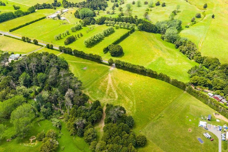 Photo of property in 360 Tauraroa Road, Maungakaramea, 0178