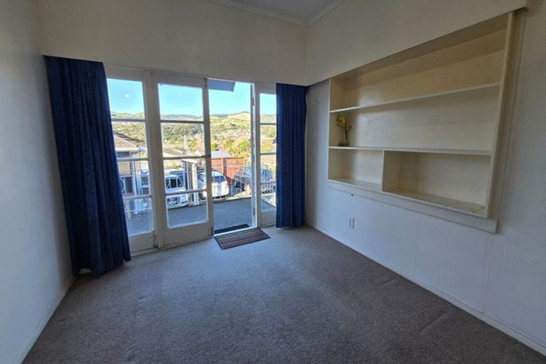 Photo of property in 13a Romney Square, Tawa, Wellington, 5028