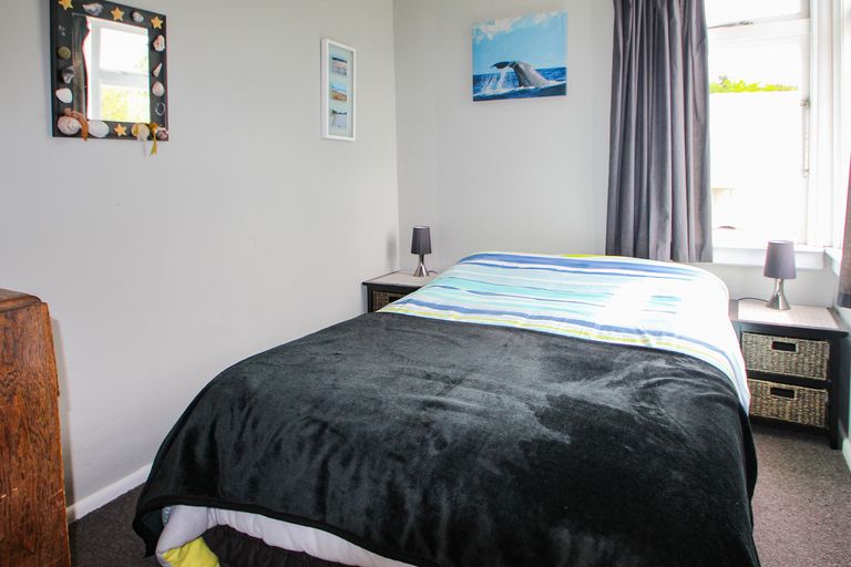Photo of property in 16 Stirling Street, Kakanui, Oamaru, 9495