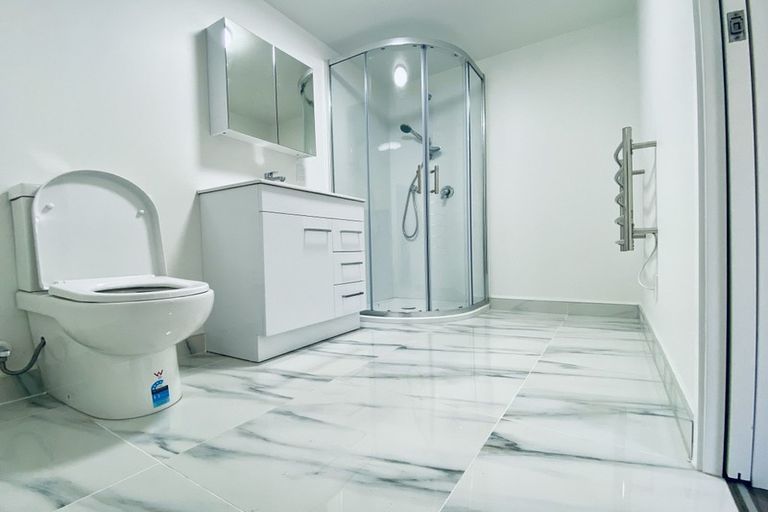 Photo of property in 28a Waimumu Road, Massey, Auckland, 0614