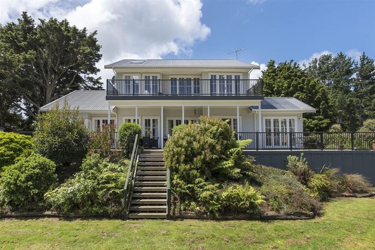 Photo of property in 384 Mangakura Road, Helensville, 0875