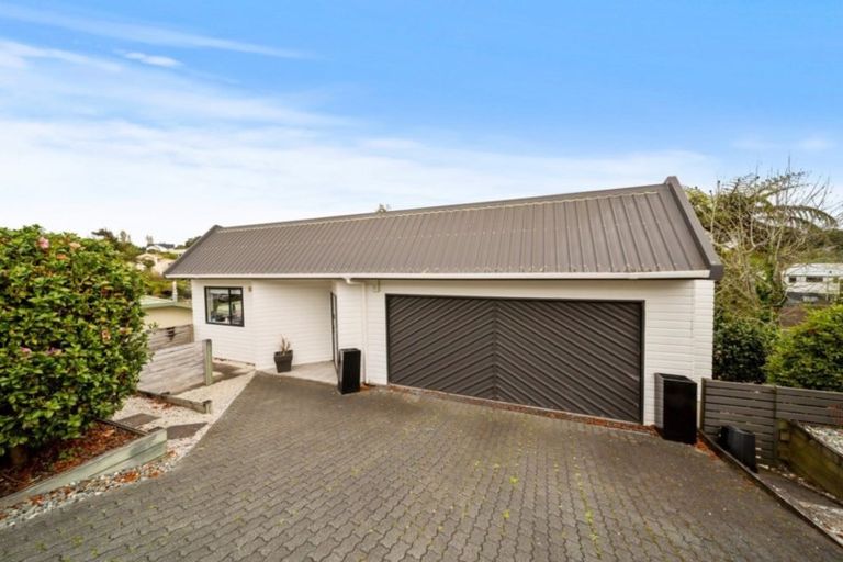 Photo of property in 97 Heta Road, Highlands Park, New Plymouth, 4312