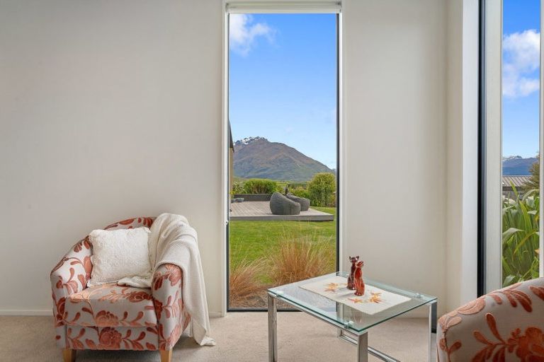 Photo of property in 10 Double Cone Road, Jacks Point, Queenstown, 9371