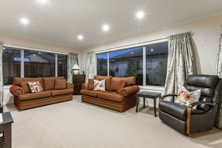 Photo of property in 19 Tongariro Drive, Aotea, Porirua, 5024