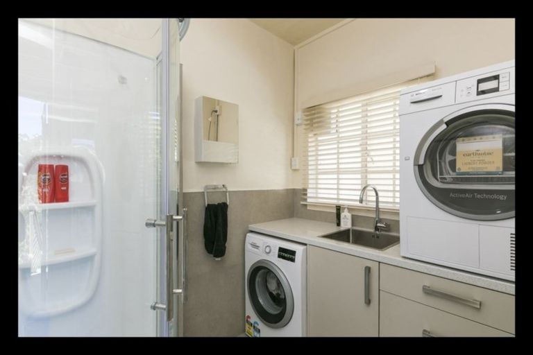 Photo of property in 42 Nicholson Road, Khandallah, Wellington, 6035