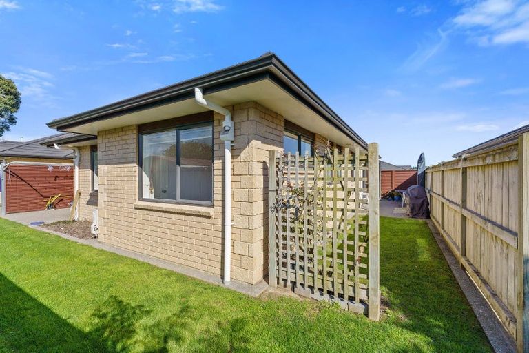 Photo of property in 8 Ian Peter Way, Otaki, 5512
