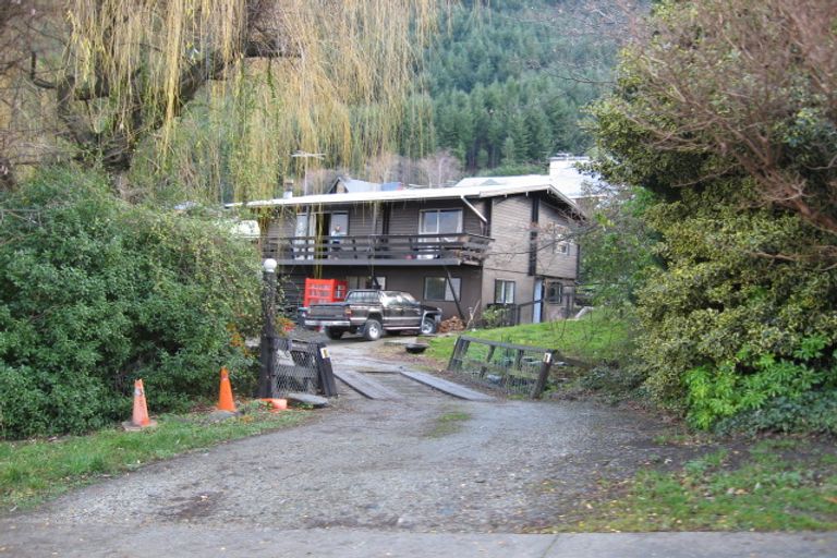 Photo of property in 16 Williams Street, Sunshine Bay, Queenstown, 9300