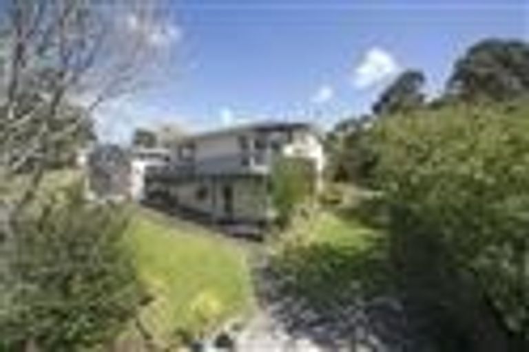 Photo of property in 1/17 Powrie Street, Glenfield, Auckland, 0629