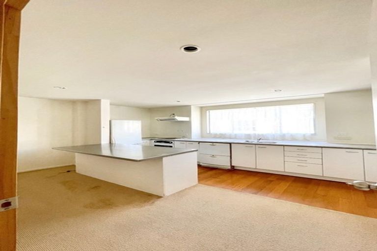 Photo of property in Lakeview Terrace, 12/14 Ambrico Place, New Lynn, Auckland, 0600