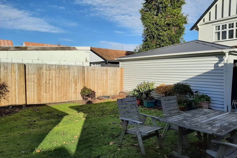 Photo of property in 118 Holly Road, St Albans, Christchurch, 8014