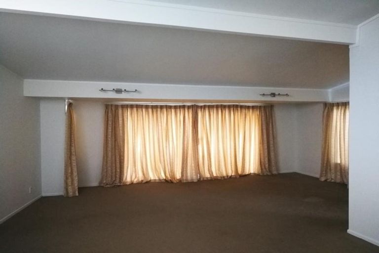 Photo of property in 197 Waimumu Road, Massey, Auckland, 0614