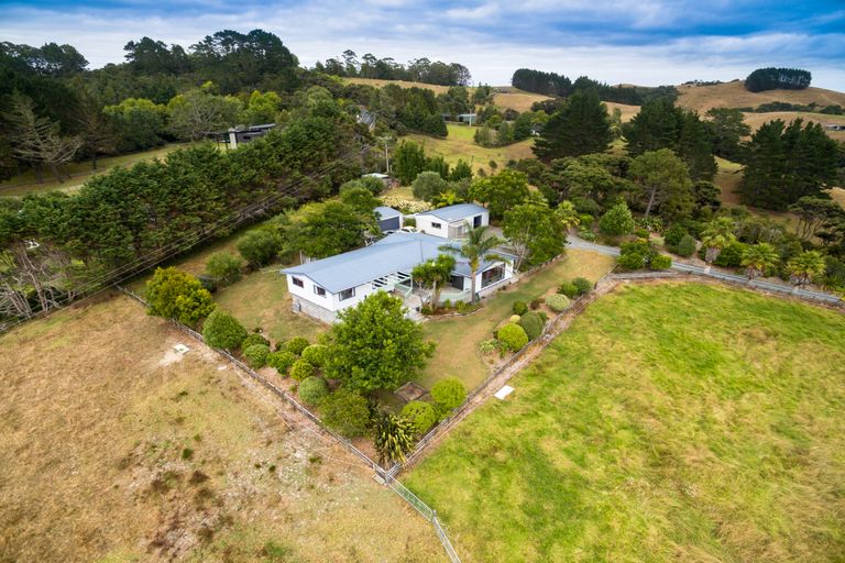 Photo of property in 535 Peak Road, Helensville, 0875