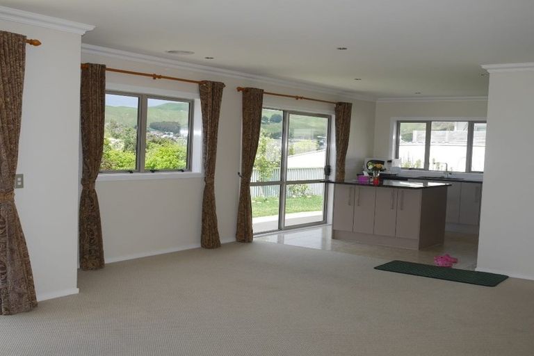 Photo of property in 31 Sumner Terrace, Aotea, Porirua, 5024