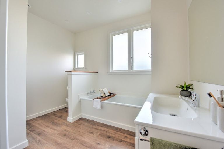 Photo of property in 153 Seaward Road, Edendale, 9825