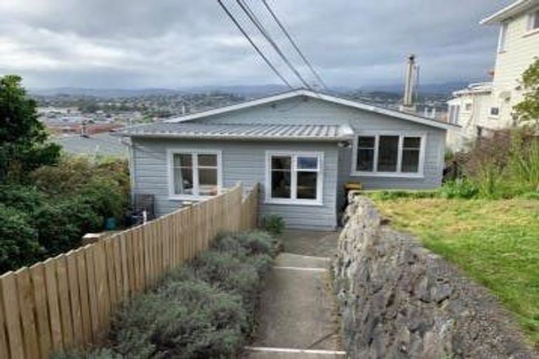 Photo of property in 14 Buckingham Street, Melrose, Wellington, 6023